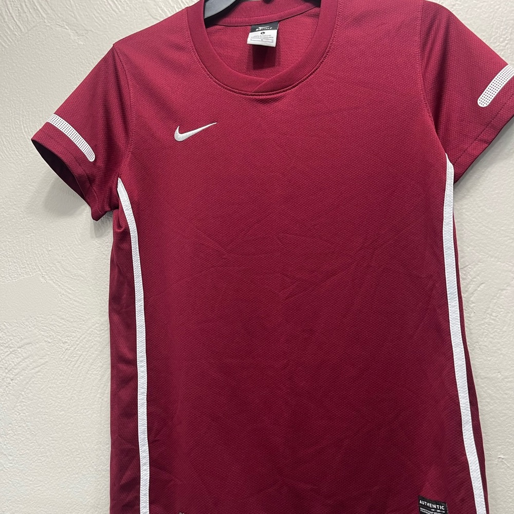 NEW Nike Dri Fit T-shirt
